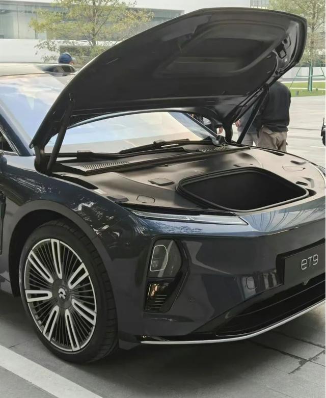 蔚來ET9內(nèi)飾諜照曝光，豪華與科技并存-有駕