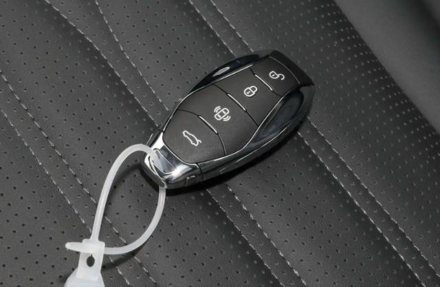 定位豪華SUV，優惠后起售價不到14萬，2025款紅旗HS5還有啥看點？-有駕