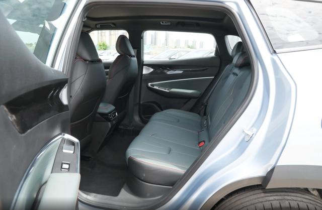 好看、好開還智能，優(yōu)惠后8.78萬起步的吉利新博越，能否讓你滿意-有駕