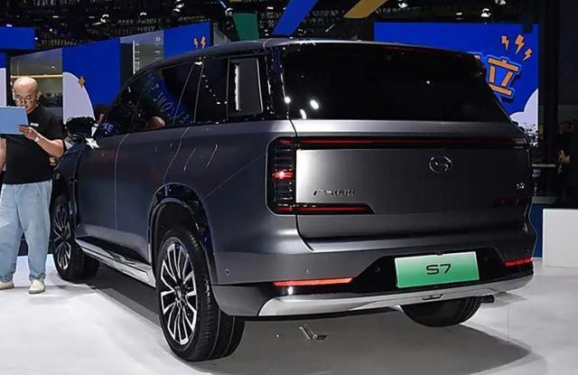 全新國產(chǎn)中大型SUV，增程插混雙動力。續(xù)航超1000km！-有駕
