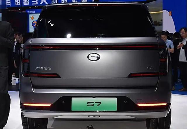 全新國產(chǎn)中大型SUV，增程插混雙動力。續(xù)航超1000km！-有駕