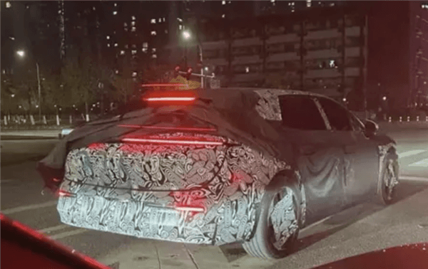 獵裝設(shè)計(jì)更純正!極氪007獵裝車路試諜照曝光:明年上市 獵裝設(shè)計(jì)更純正!極氪007獵裝車路試諜照曝光:明年上市