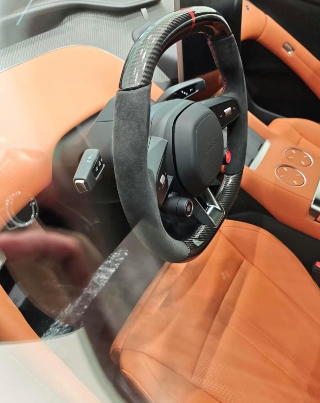 雷軍又藏價了!參數(shù)直逼百萬級豪車,小米YU7這次想賣多少?