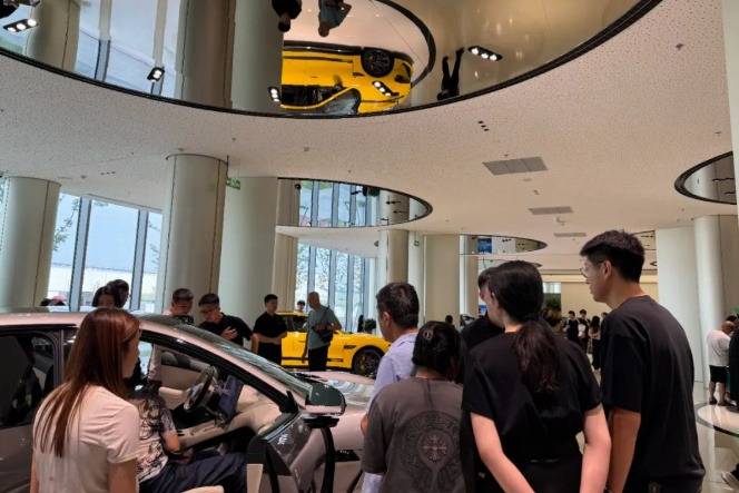 訂單狂潮下的暗戰!小米YU7遭同行“定金補償”圍獵