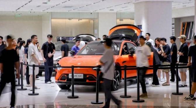 訂單狂潮下的暗戰!小米YU7遭同行“定金補償”圍獵