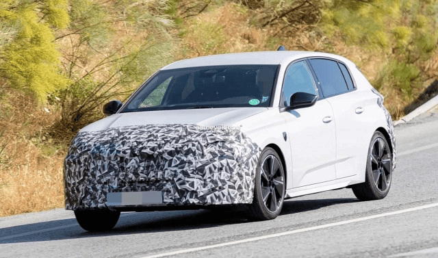 新款標致308曝光,外觀內飾迎來大調整,純電車型更換大電池包