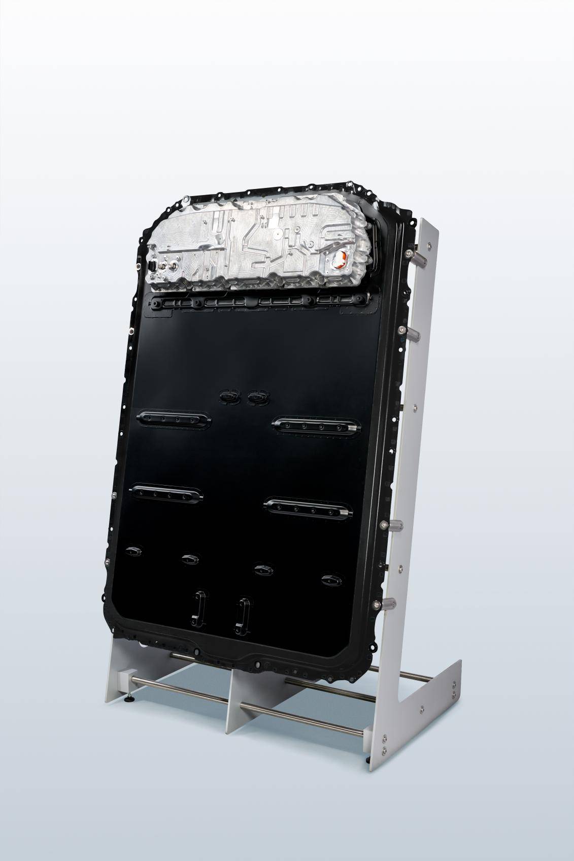 電動(dòng)化浪潮下,寶馬堅(jiān)守駕駛初心