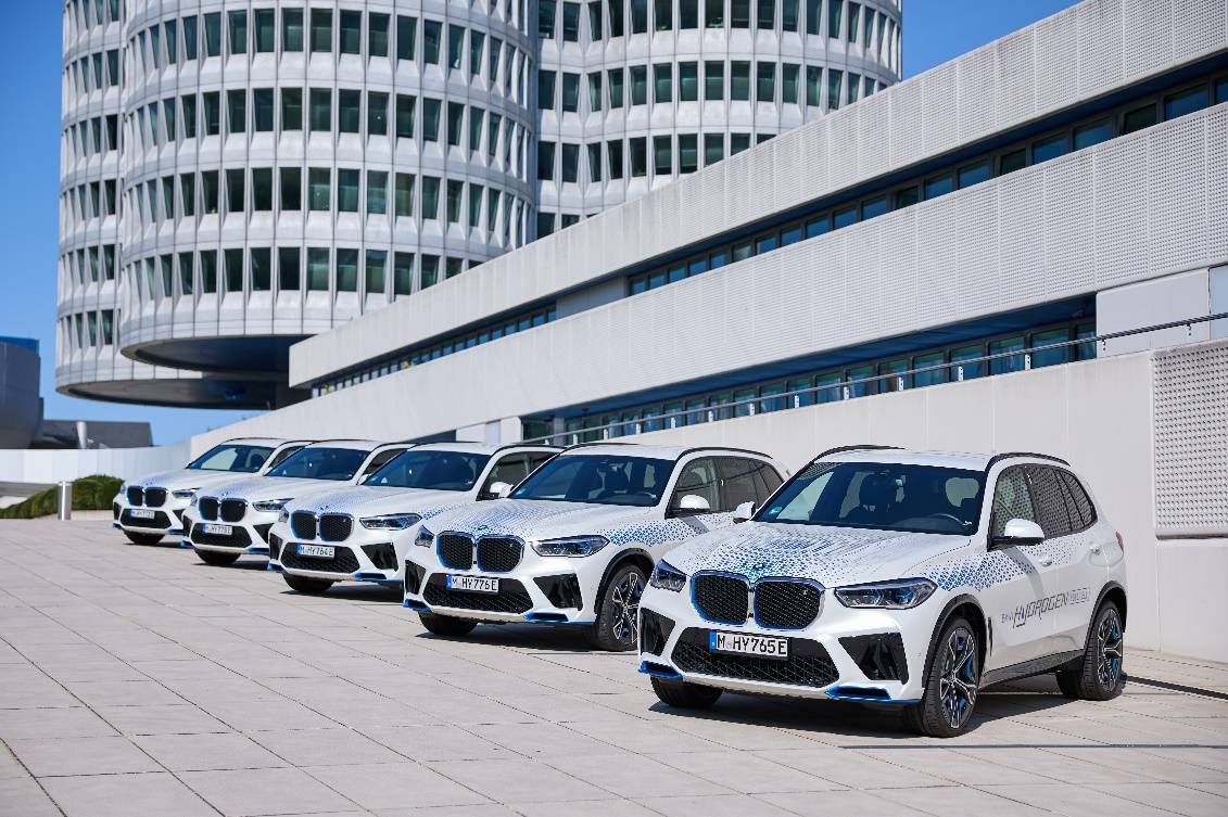 電動(dòng)化浪潮下,寶馬堅(jiān)守駕駛初心