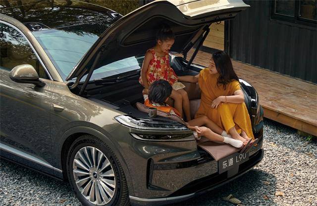 坐在樂道L90前備艙釣魚是偽需求嗎?