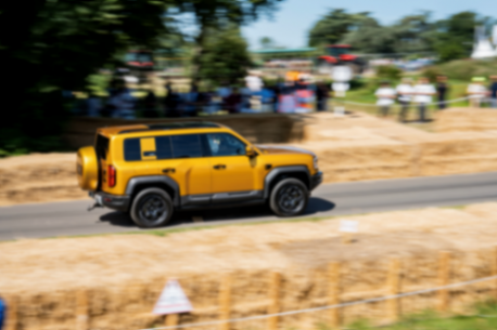 一場東方電驅風暴席卷百年賽道圣殿,方程豹豹5好樣的