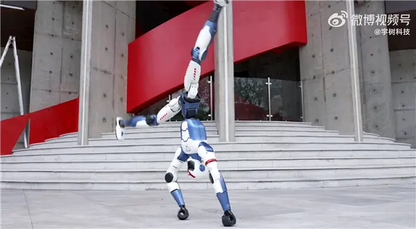 網(wǎng)友質(zhì)疑機(jī)器人跳舞、拳擊沒用 宇樹科技創(chuàng)始人王興興回應(yīng) 網(wǎng)友質(zhì)疑機(jī)器人跳舞、拳擊沒用 宇樹科技創(chuàng)始人王興興回應(yīng)