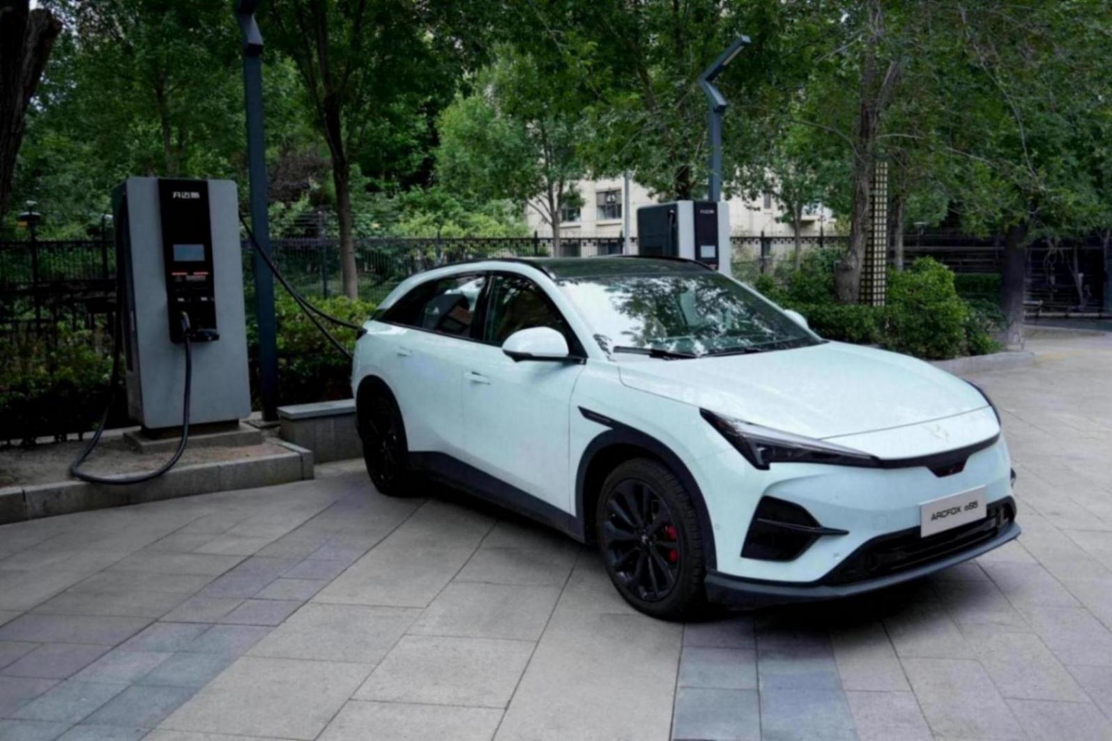 極狐汽車:以務實行動破解充電焦慮,引領行業生態共建