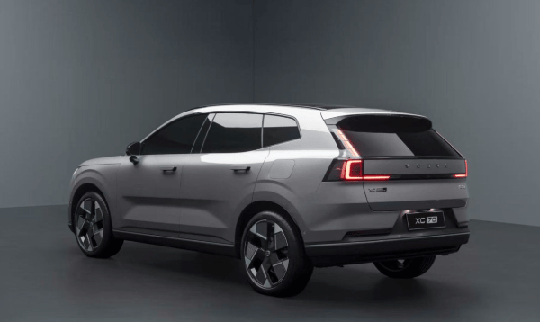 解碼沃爾沃SMA超混架構(gòu):從技術(shù)內(nèi)核到用戶體驗(yàn)的全維度突破