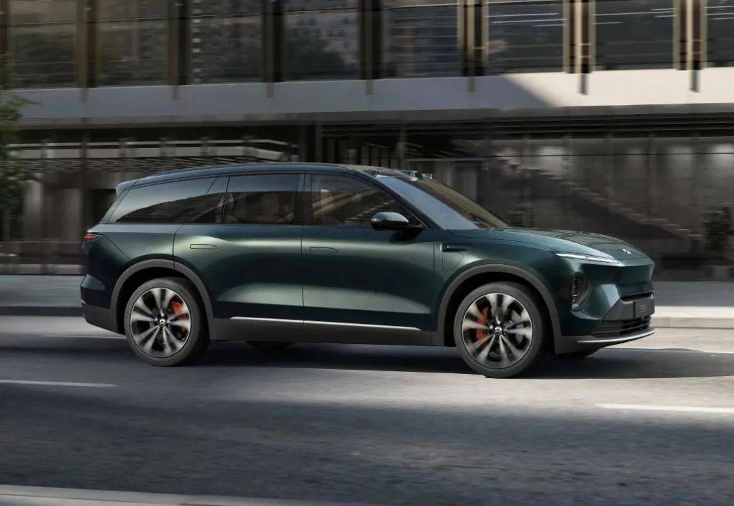 迎接第三代ES8重磅上市,800名豪華車銷售精英“倒戈”蔚來