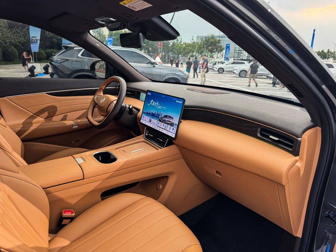 12.99萬(wàn)元起,軸距2米9的平民SUV,東風(fēng)風(fēng)神L8硬核預(yù)售