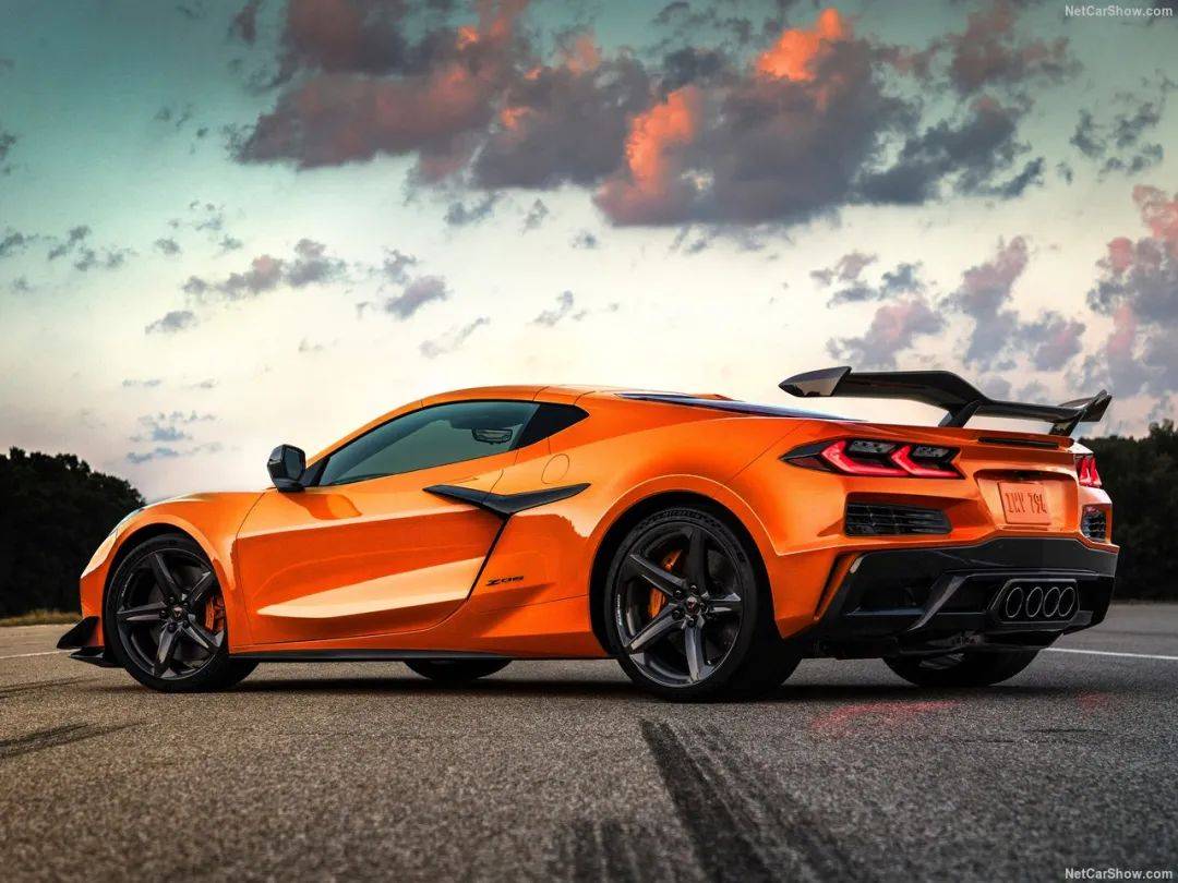 上千臺(tái)老款克爾維特Z06砸手里,只能給新款與更強(qiáng)的ZR1X讓位