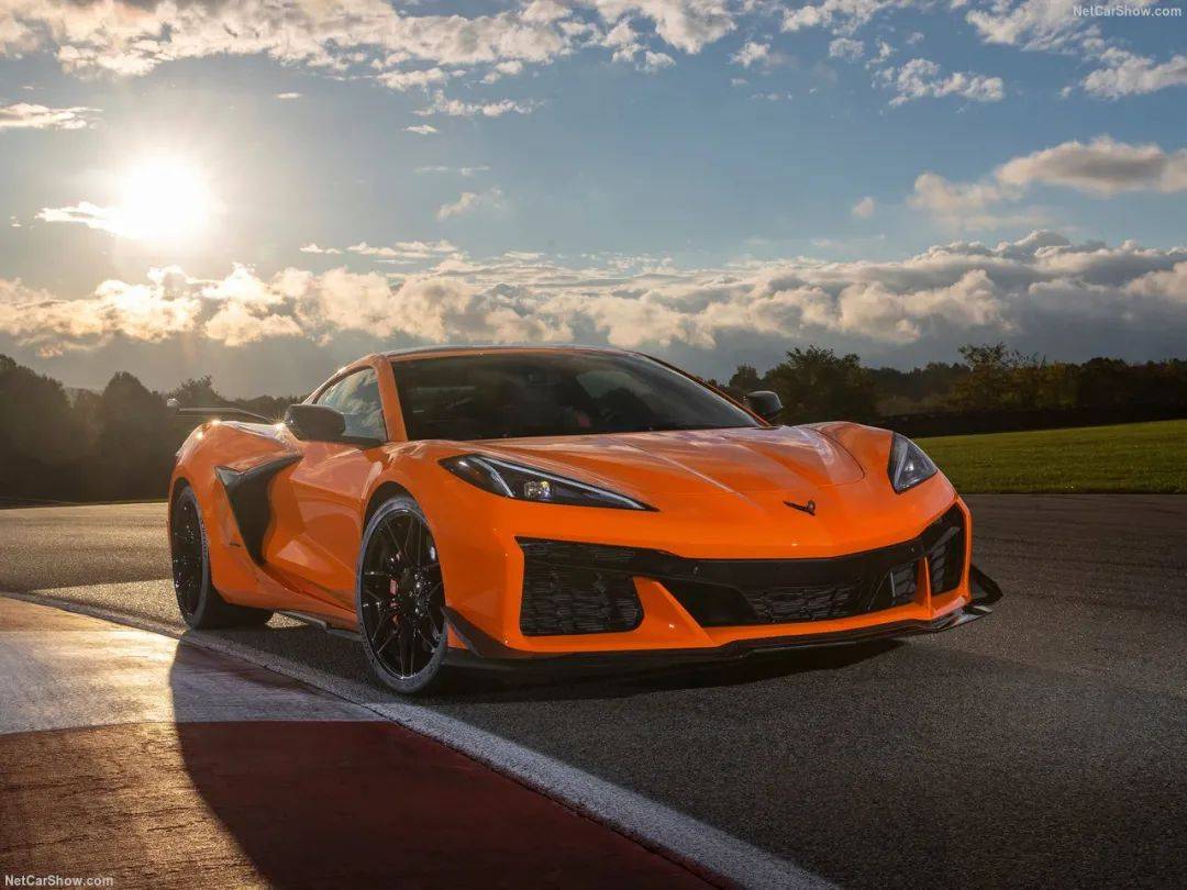 上千臺(tái)老款克爾維特Z06砸手里,只能給新款與更強(qiáng)的ZR1X讓位