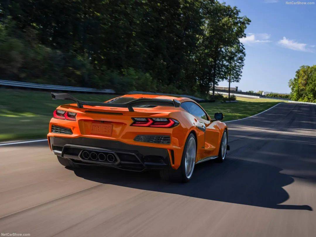 上千臺(tái)老款克爾維特Z06砸手里,只能給新款與更強(qiáng)的ZR1X讓位