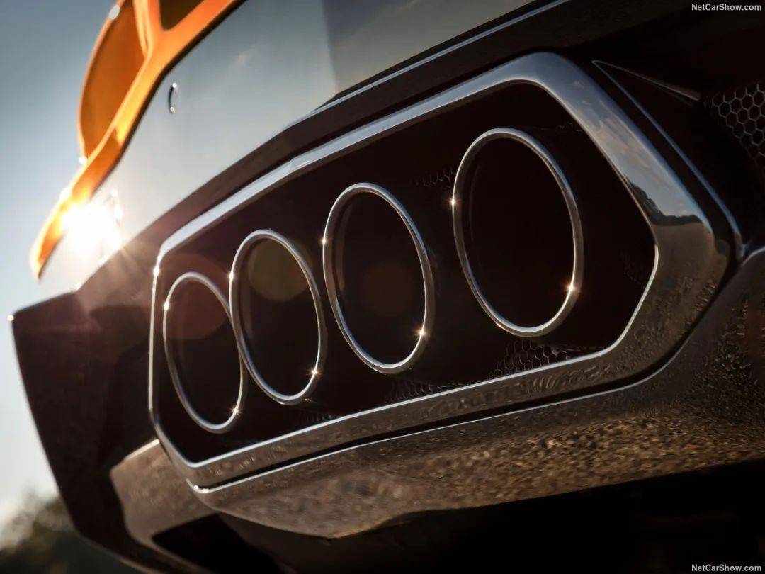 上千臺(tái)老款克爾維特Z06砸手里,只能給新款與更強(qiáng)的ZR1X讓位