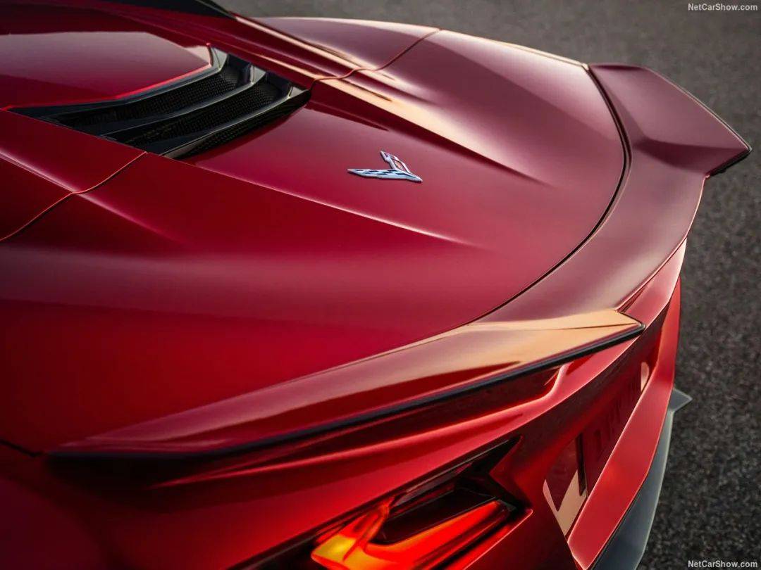 上千臺(tái)老款克爾維特Z06砸手里,只能給新款與更強(qiáng)的ZR1X讓位