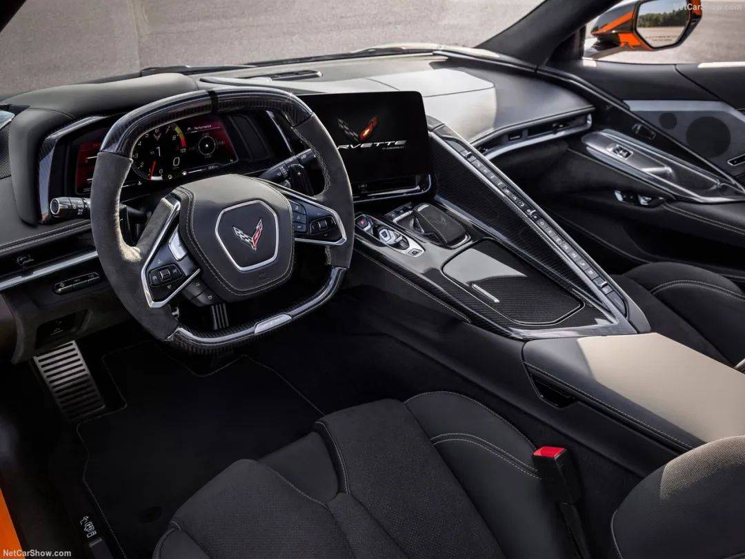 上千臺(tái)老款克爾維特Z06砸手里,只能給新款與更強(qiáng)的ZR1X讓位