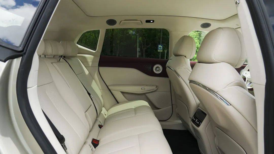 試駕全新嵐圖知音:改款如換代 內(nèi)外都升級(jí)