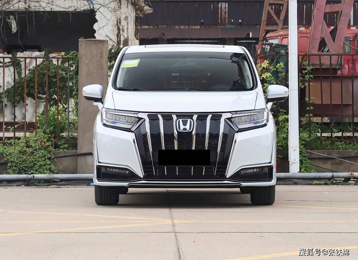 新款東風(fēng)本田艾力紳實車,換裝新前臉,7座,側(cè)滑門,8月上市