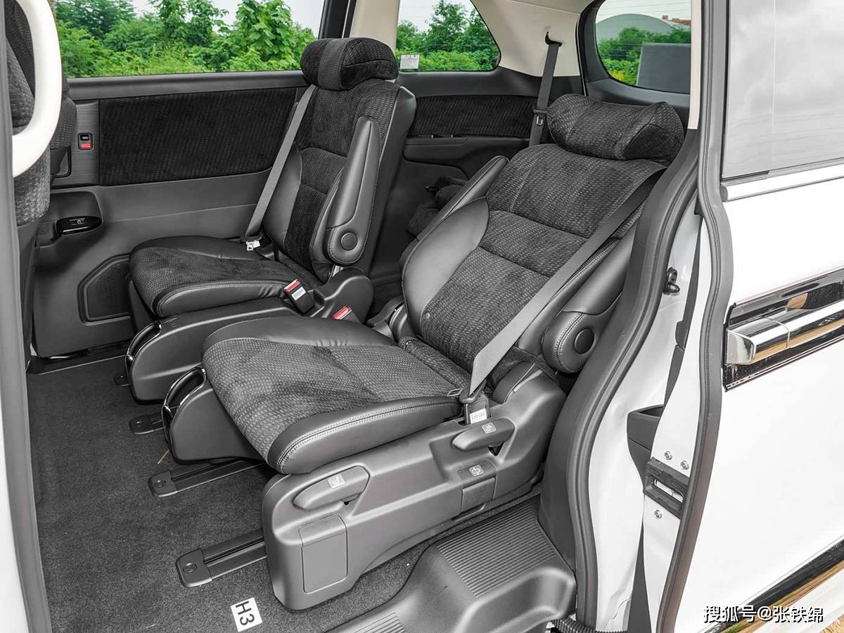 新款東風(fēng)本田艾力紳實車,換裝新前臉,7座,側(cè)滑門,8月上市