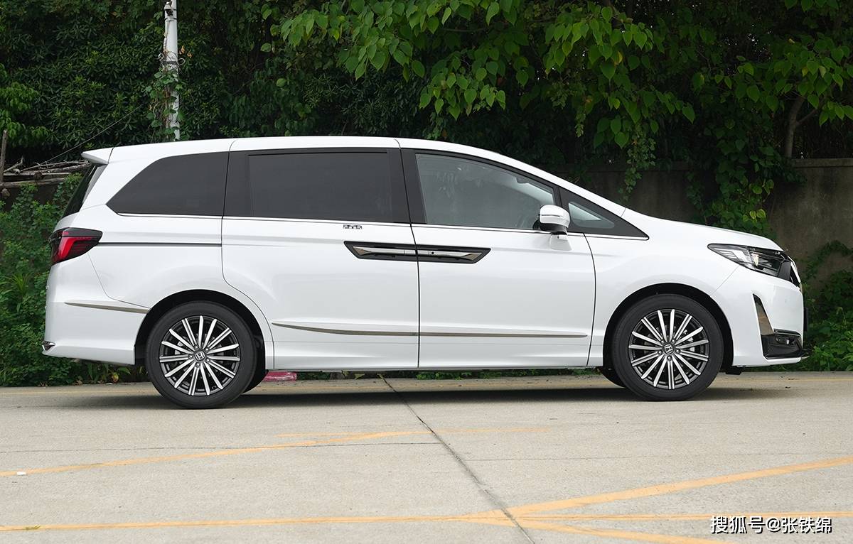 新款東風(fēng)本田艾力紳實車,換裝新前臉,7座,側(cè)滑門,8月上市