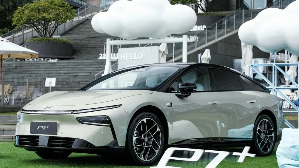 小鵬Q2全線暴漲:交付200%營收125%,何小鵬劇透純視覺Robotaxi 小鵬Q2全線暴漲:交付200%營收125%,何小鵬劇透純視覺Robotaxi