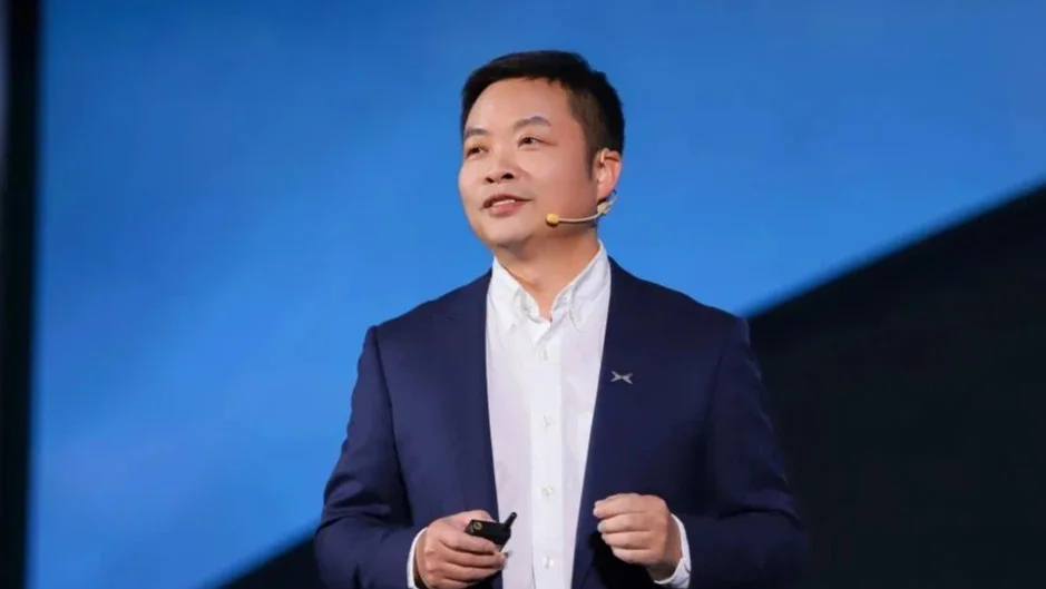 小鵬Q2全線暴漲:交付200%營收125%,何小鵬劇透純視覺Robotaxi 小鵬Q2全線暴漲:交付200%營收125%,何小鵬劇透純視覺Robotaxi