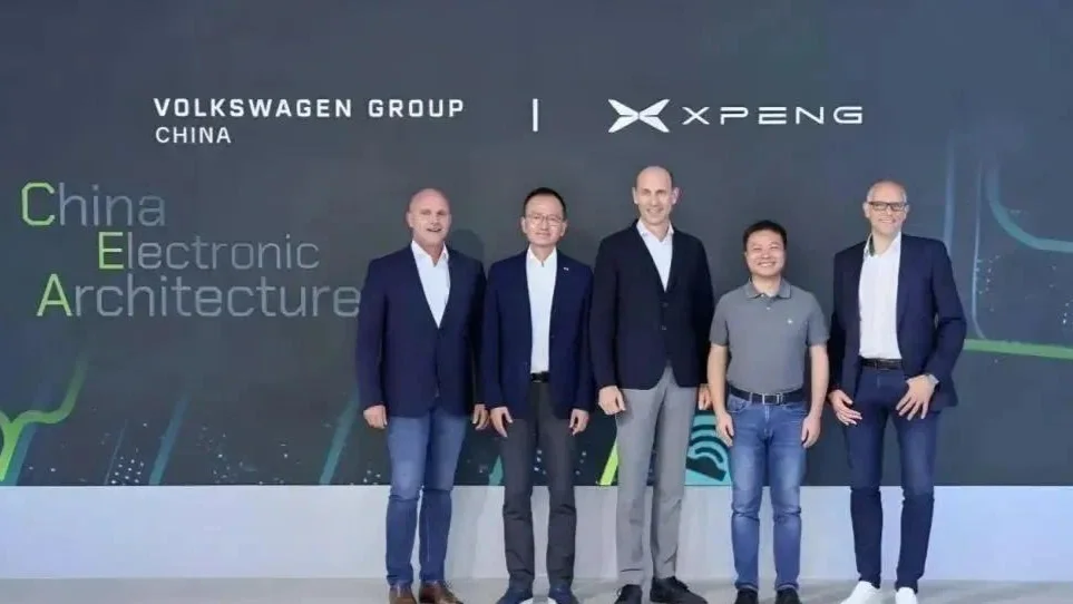 小鵬Q2全線暴漲:交付200%營收125%,何小鵬劇透純視覺Robotaxi 小鵬Q2全線暴漲:交付200%營收125%,何小鵬劇透純視覺Robotaxi