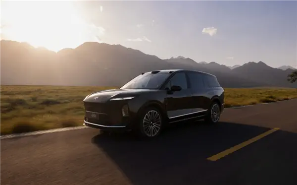 又被李斌融到錢了:到賬70億,或許被李斌和蔚來一次次打動(dòng)的資本,真的看好這個(gè)新能源領(lǐng)域的“亞馬遜”吧 又被李斌融到錢了:到賬70億