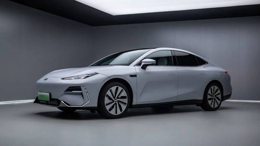 吉利新能源汽車電動車發(fā)展史,中國第一家生產(chǎn)自主品牌轎車的民營企業(yè)。